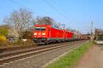 DB Cargo Bombardier Traxx 185 244-1 und 185 xxx-x mit Stahlzug am 19.03.26 in Maintal Ost