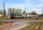 BEACON Rail Siemens Vectron X4-E 632 (6193 632-7) mit Helrom KLV am 09.04.26 in Kahl am Main 