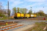 DB InfraGO V100 (203 311-6) mit Vossloh Schleifzug in Kahl am Main am 09.04.26