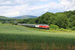 MZE 218 191-5 zieht anlässlich des Königsteiner Bahnhofsfest am 06.06.2022 einen Sonderzug von Königstein nach Frankfurt-Höchst und rollt hier gerade von Schneidhain Richtung