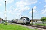 187 070-8 von RHC durchfährt hier auf den Kbs 650 gerade Heddesheim/Hirschberg mit einem Kewa-Zug am Haken gen Weinheim.