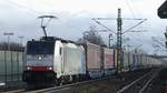 BLS 186 104 zieht einen Güterzug durch Nauheim gen Bischofsheim.