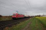 DB Cargo Bombardier Traxx 185 285-4 mit Containerzug in Klein Gerau am 29.10.20