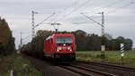 Br 187 119 fährt mit einem Güterzug über die Riedbahn bei Lampertheim.