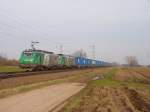 Zwei Frettchen fuhren am 23.2.11 mit einem langen Containerwagenzug bei Haloch (Pfalz) Richtung Kaiserslautern.