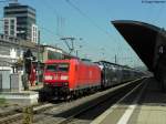 23.04.2011: Die 185 059-3 fhrt mit einem Autotransportzug in Kaiserslautern Hbf durch.