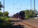 01 0509 -8 und 01 xxxx-x sind als  Eisenbahn Romantik Sonderzug nach Weil am Rhein am 21.09.2011 in Landstuhl

