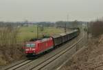 185 036-1 ist mit einm gemischten Güterzug am 26.01.2012 in Bruchmühlbach-Miesau