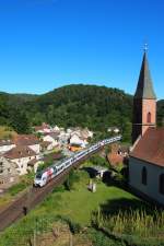 Unbekannt gebliebenes Doppel vom SÜWEX (BR 429) als RE 1 (RE 4131) fährt von Mannheim nach Koblenz via Kaiserslautern, Saarbrücken und Trier, hier abgelichtet in Frankenstein (Pfalz).