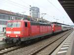 181 219-7 und 181 214-8 (Mosel) stehen mit dem IC 2054 Frankfurt (Main) - Saarbrcken am 11.08.2011 in Kaiserslautern Hbf