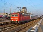 181 209-8 zieht den IC 2054 Frankfurt (Main) - Saarbrcken am 17.10.2011 aus Kaiserslautern