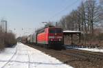 Das hat man nicht alle Tage, 181 214-8 (Mosel) mit einem gemischten Gterzug am 15.03.2013 bei Kaiserslautern Ausbersserungswerk.