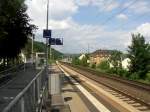 Bahnhof Trier Ehrang Ort. Vorne Gleis 1 Richtung Trier; hinten Gleis 2 Richtung Koblenz.            05.06.07