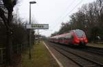 Ein Nachschuss von der Hamsterbacke 442 708 DB  fährt als RB82 von Wittlich-Hbf nach Perl und fährt in Sehlem ein in Richtung Trier. 
Bei Nebelwolken am Kalten Mittag vom 16.2.2015.