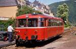 DB-Nebenbahn Traben-Trarbach - Bullay (Moselweinbahn): Es reichten nur ein Fahrer und ein Uerdinger Schienenbus für alle eisenbahnspezifischen Abläufe! Der Zug nach Bullay wartete am