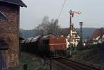 HKB V 31 (ex DB 280 010) mit Kalizug nach Schenklengsfeld am Einfahrsignal von Heimboldshausen.