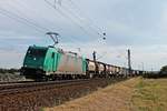 Mit einem Containerzug nach Antwerpen fuhr am Abend des 03.06.2020 die ATLU/XRAIL 185 613-7, welche den Zug seit Basel SBB RB bespannte, nördlich von Waghäusel über die KBS 700
