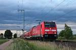 Mit einem RE (Offenburg - Müllheim (Baden)) erreicht am Abend des 06.06.2017 die 146 222-5  25 Jahre RAB  in Kürze ihren Zielbahnhof.