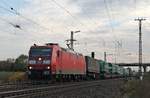 Am Nachmittag des 19.10.2017 fuhr die 185 174-0 mit dem  Lannutti -KLV (Torino Orbassano - Charleroi Dry Port) nördlich von Müllheim (Baden) durchs Rheintal gen Norden.