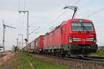 Am Nachmittag des 07.05.2019 fuhr 193 333 mit einem langen Containerzug aus Rotterdam nördlich von Müllheim (Baden) über die KBS 703 durchs Rheintal in Richtung Schweizer Grenze.