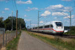 Am 11.07.2020 ist 412 001 oder Tz9001 als ICE371 (Berlin Ostbahnhof - Interlaken Ost) bei  Hofweier auf dem Weg Richtung Süden.