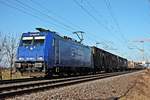 Mit dem  GTS -Containerzug (Zeebrugge - Piacenza) fuhr am Nachmittag des 20.01.2020 die RRL/XRAIL 186 268-9 nördlich von Müllheim (Baden) bei Hügelheim über die Rheintalbahn in