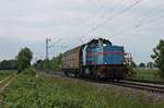 Mit dem Übergabezug (Freiburg (Brsg) Rbf - Neuenburg (Baden)) fuhr am Nachmittag des 14.05.2020 die SWEG V102 (575 002-7) bei Buggingen über die KBS 702 durch Rheintal in Richtung