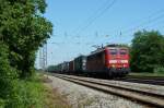 151 008-0 mit einem KLV-Zug am 28.05.12 im Bahnhofsbereich von Orschweier.