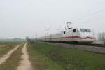 401 582-2 als ICE 278 Interlaken Ost - Berlin Ostbahnhof am 05.04.13 bei Hgelheim.