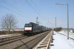 ES 64 F4-092 mit einem KLV-Zug am 13.02.13 bei der Durchfahrt in Ringsheim Richtung Sden.