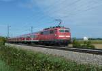 111 061-8 mit einer RB nach Offenburg im Sommer 2011 zwischen Mllheim (Baden) und Buggingen.