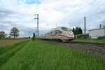 403 552-3 als ICE 207 Dortmund-Basel SBB am 11.05.13 kurz nach dem Bahnhof Auggen.