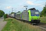 485 005-3 mit dem 43619 Freiburg (Breisgau) Gbf - Novara (Italien) am 12.06.13 sdlich von Buggingen.