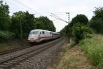 401 560-8 als ICE 270 von Basel SBB nach Berlin Ostbahnhof am Nachtmittag des 25.06.13 kurz vor dem Hp Schallstadt.