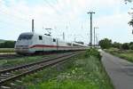 401 588-9 als ICE 279 von Berlin Ostbahnhof nach Basel SBB am 03.08.13 bei der Durchfahrt in Mllheim (Baden).