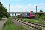 Ein hchst seltener Gast: 482 031-2 mit einem KLV-Zug am Nachmittag des 03.08.13 im Bahnhofsbereich von Mllheim (Baden).