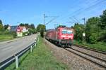 143 042-0 mit der nachmittglichen Zusatz-RB von Freiburg (Breisgau) Hbf nach Neuenburg (Baden) am Nachmittag des 15.08.13 in Schallstadt.