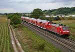 146 114-4 mit einem RE von Basel nach Offenburg am Nachmittag des 12.09.13 nrdlich des Weinortes Hgelheim.