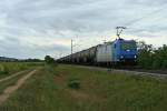 185 523-8 mit einem Kesselzug gen Norden ma Nachmittag des 14.09.13 bei Hgelheim.