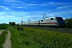 401 587-1 als ICE 277 von Berlin Ostbahnhof nach Interlaken Ost am Mittag des 19.10.13 bei Hgelheim.