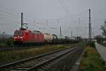 185 032-0 mit dem  Franzose' Zug  von Mulhouse nach Offenburg am Nachmittag des 22.11.13 bei der Ausfahrt aus Mllheim (Baden).