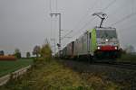 486 504 mit dem 42013 von Wanne-Eickel nach Melzo (I) am Nachmittag des 22.11.13 bei der Einfahrt in den Bahnhof Mllheim (Baden).