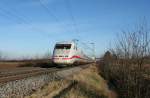 401 087-2 als ICE 370 von Interlaken Ost nach Berlin Ostbahnhof am Morgen des 31.12.13 bei Hgelheim.