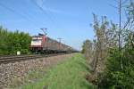 185 593-1 und 185 597-2 mit einem TTS-Zug gen Süden am Mittag des 12.04.14 nördlich des Bahnhofs Müllheim (Baden).