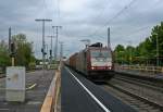 185 602-0 mit einem KLV-Zug auf dem Weg nach Gallarate am Mittag des 18.04.14 aufgenommen bei der Durchfahrt im Bahnhof Müllheim (Baden).