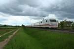 401 576-4 als ICE 74 von Zrich HB nach Kiel Hbf am Mittag des 08.05.14 westlich von Hgelheim.