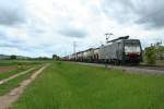 ES 64 F4-992 mit einem gemischten KLV-Zug aus der Schweiz auf dem Weg in Richtung Holland am Vormittag des 08.05.14 sdwestlich von Hgelheim.