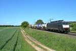 ES 64 F4-990 mit einem gemischten KLV-Zug in Richtung Italien am Nachmittag des 23.05.14 nrdlich von Hgelheim.