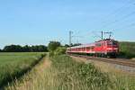 111 064 mit der RB 26584 von Schliengen nach Offenburg am Abend des 05.06.14 sdlich von Buggingen.