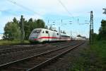 401 576-4 als ICE 373 von Berlin Ostbahnhof nach Interlaken Ost am Abend des 06.06.14 bei der Einfahrt im Gleiswechsel in den Bahnhof Orschweier.